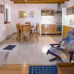 4 Bedroom Beautiful In Mravinci Nyaraló Mravince