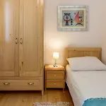 4 Bedroom Beautiful In Mravinci Mravince