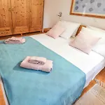 4 Bedroom Beautiful In Mravinci