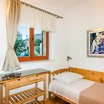 4 Bedroom Beautiful In Mravinci * Mravince
