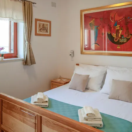 4 Bedroom Beautiful In Mravinci Mravince