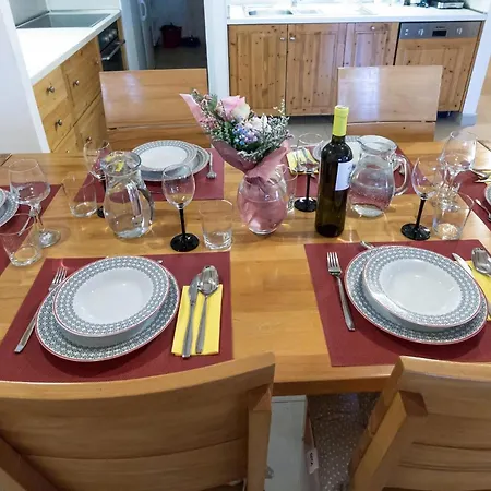 4 Bedroom Cozy In Mravinci * Mravince