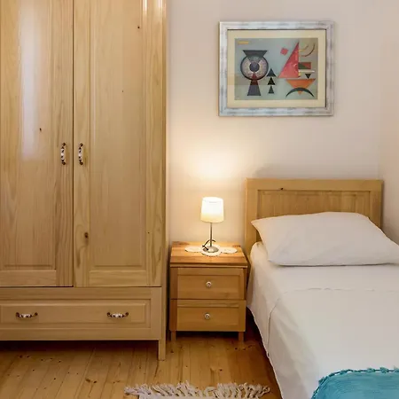 4 Bedroom Beautiful In Mravinci Mravince