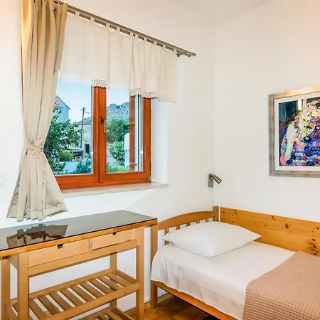4 Bedroom Beautiful In Mravinci * Mravince